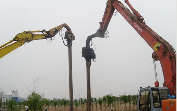 挖掘機(jī)打樁臂、打樁臂、打樁錘、挖掘機(jī)打樁臂廠家